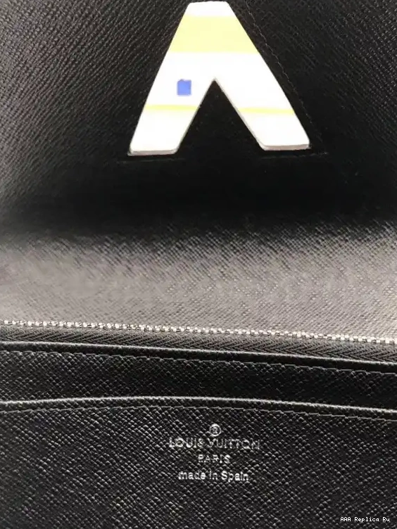 AAA Pruses Bags Louis Twist Vuitton Wallet 0611
